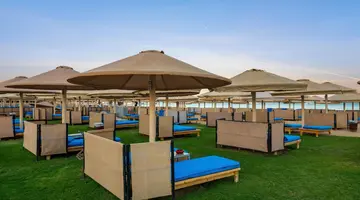 Albatros White Beach Hotel