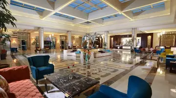 Albatros White Beach Hotel