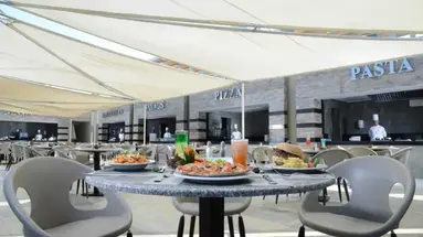 Albatros White Beach Hotel