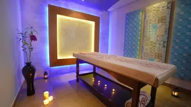 Albatros White Beach Hotel