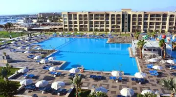 Albatros White Beach Hotel