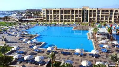 Albatros White Beach Hotel