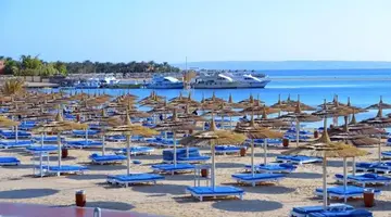 Albatros White Beach Hotel