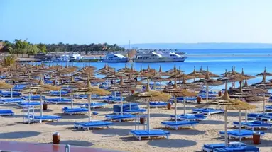 Albatros White Beach Hotel