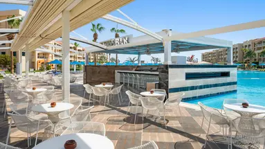 Albatros White Beach Hotel