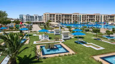 Albatros White Beach Hotel