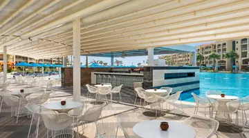 Albatros White Beach Hotel