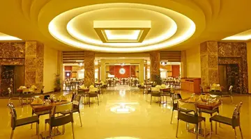 Albatros White Beach Resort