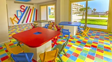 Albatros White Beach Resort
