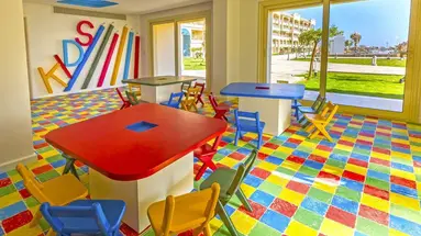 Albatros White Beach Resort