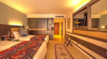 Albatros White Beach Resort