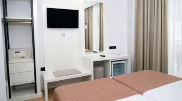 ALDER GARDEN HOTEL