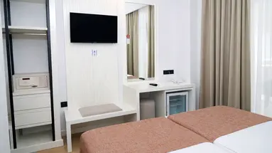 ALDER GARDEN HOTEL