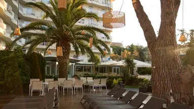 ALEGRIA FENALS MAR (ADULTS ONLY 18+)