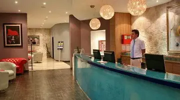 Aleksandar Hotel