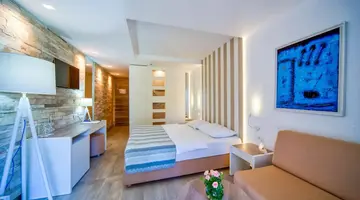 Aleksandar Hotel