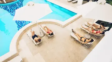 Aleksandar Hotel