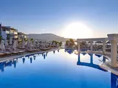 Alexander Beach Hotel And Village Resort