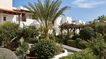 ALEXANDER BEACH HOTEL & VILLAGE RESORT