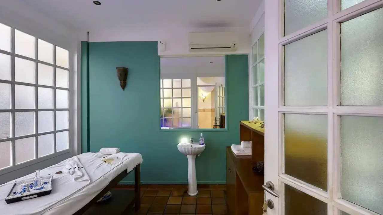 Alexander Beach Hotel & Village
