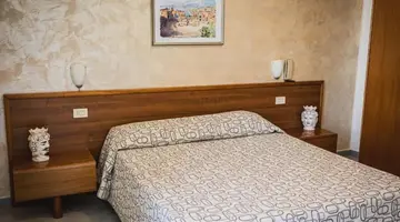 ALEXANDER HOTEL