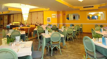 Alexander Hotel