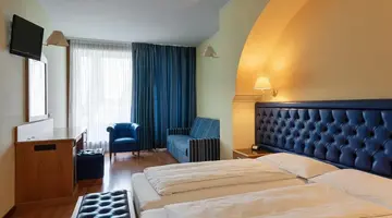 Alexander Hotel