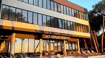 Alexander Resort