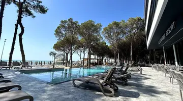 Alexander Resort