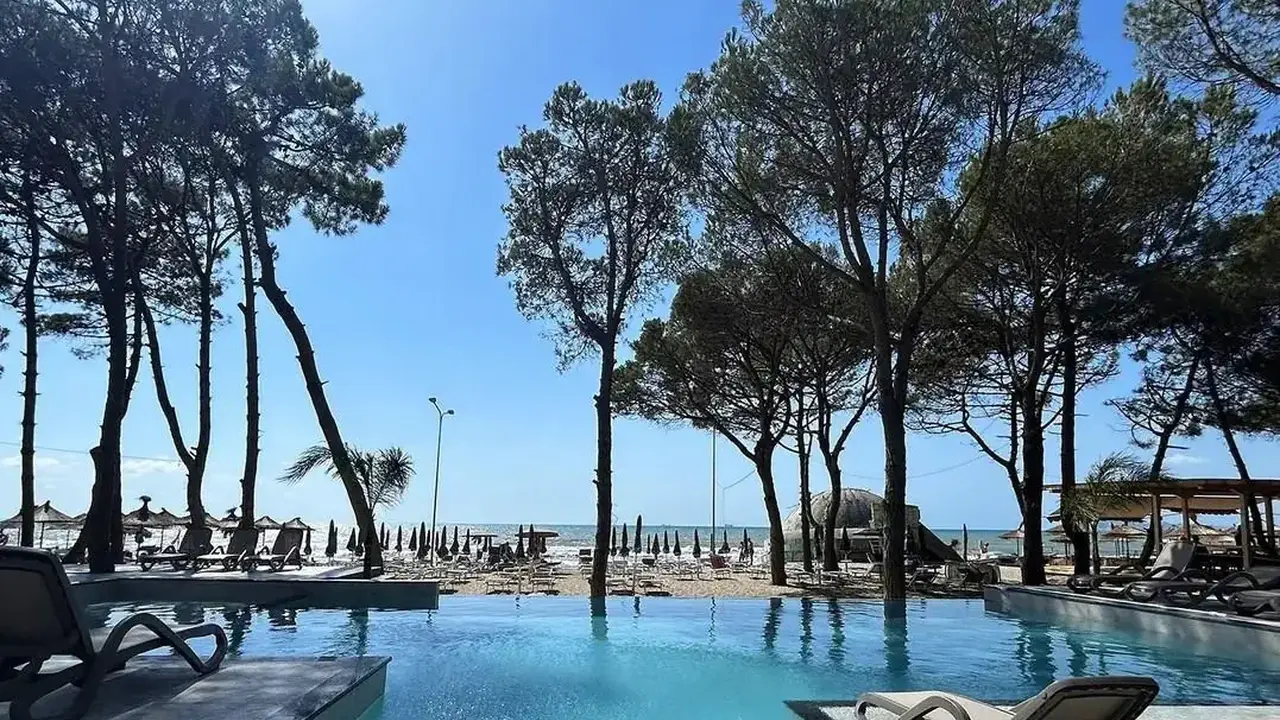 ALEXANDER RESORT