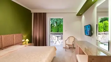 Alexandra Beach Hotel and Apartments