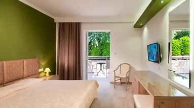 Alexandra Beach Hotel and Apartments