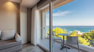 Alexandra Beach Resort & Spa