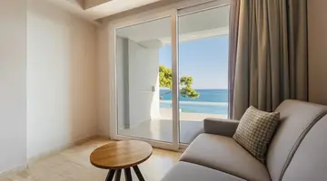 Alexandra Beach Resort & Spa