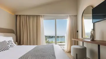 Alexandra Beach Resort & Spa