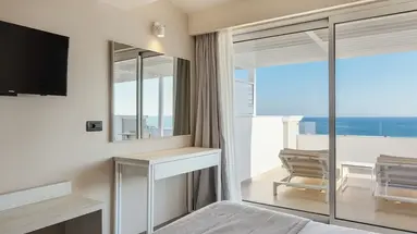 Alexandra Beach Resort & Spa