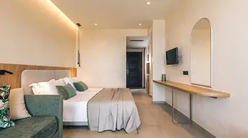Alexandra Beach Resort & Spa