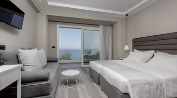 Alexandra Beach Resort & Spa