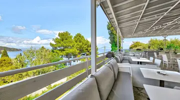 Alexandros Hotel
