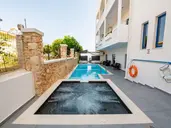 Alexis Hotel