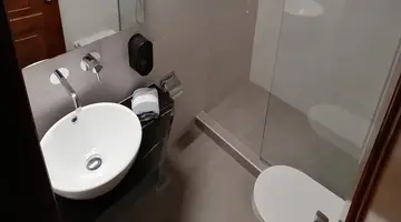 Alexis Hotel