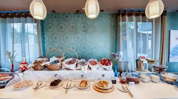 Alexis Hotel