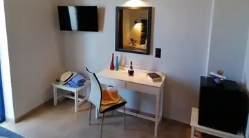 Alexis Hotel