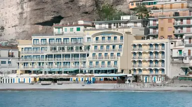 Alimuri Bay Resort