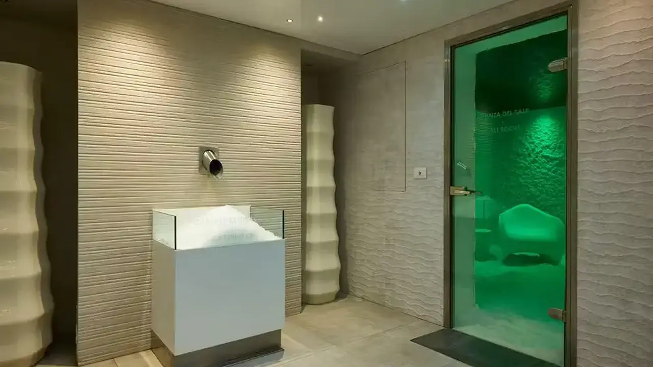 ALMAR TIMI AMA HOTEL