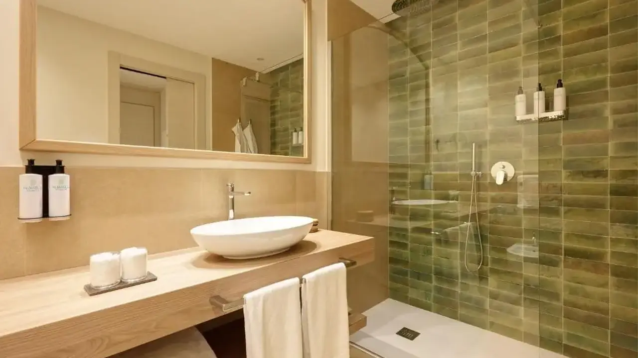 ALMAR TIMI AMA HOTEL