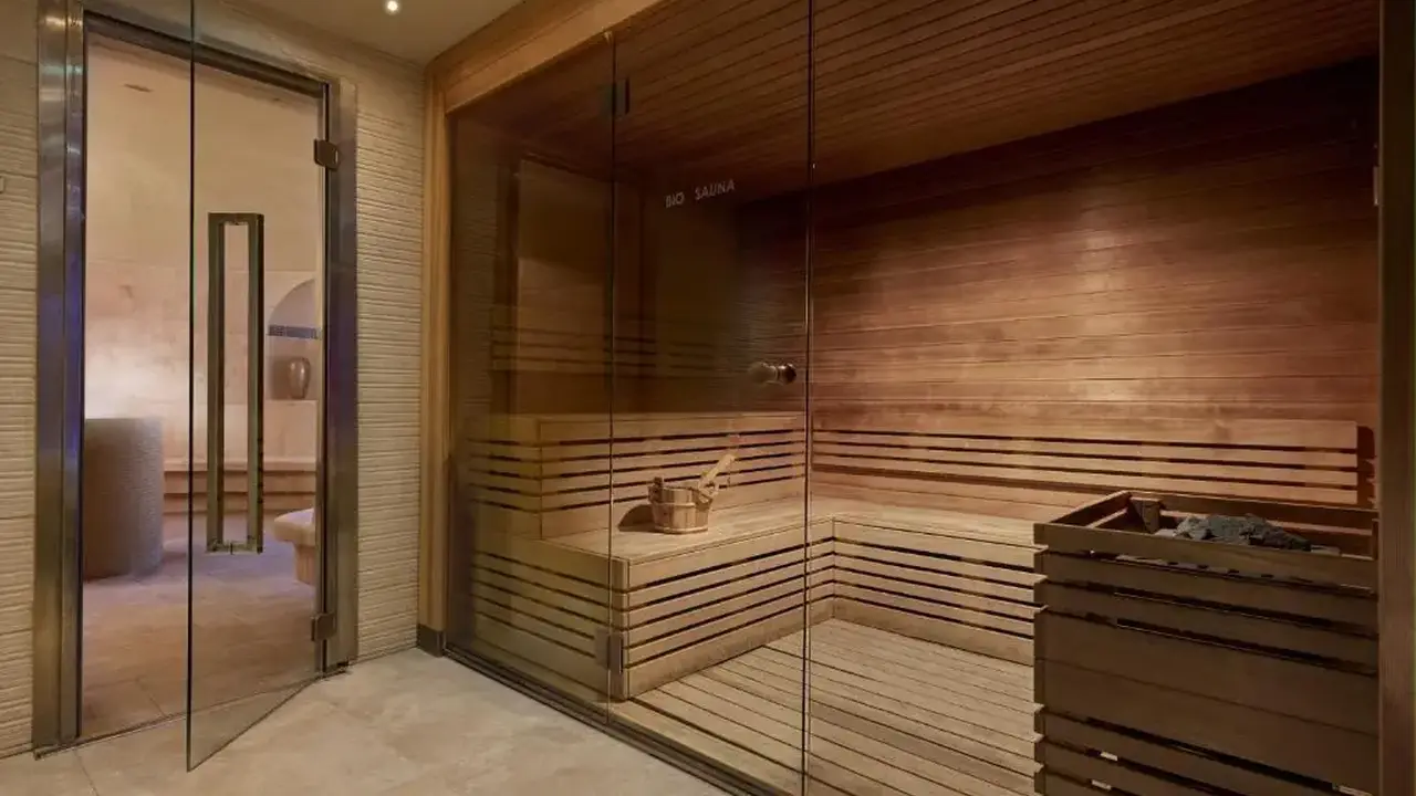 ALMAR TIMI AMA HOTEL