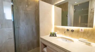 Almyros Beach Resort and Spa