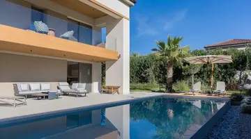 Almyros Beach Resort and Spa