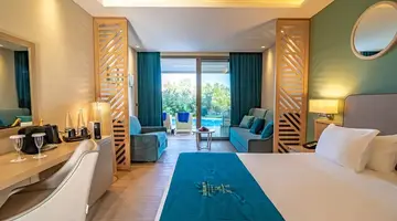 Almyros Beach Resort and Spa